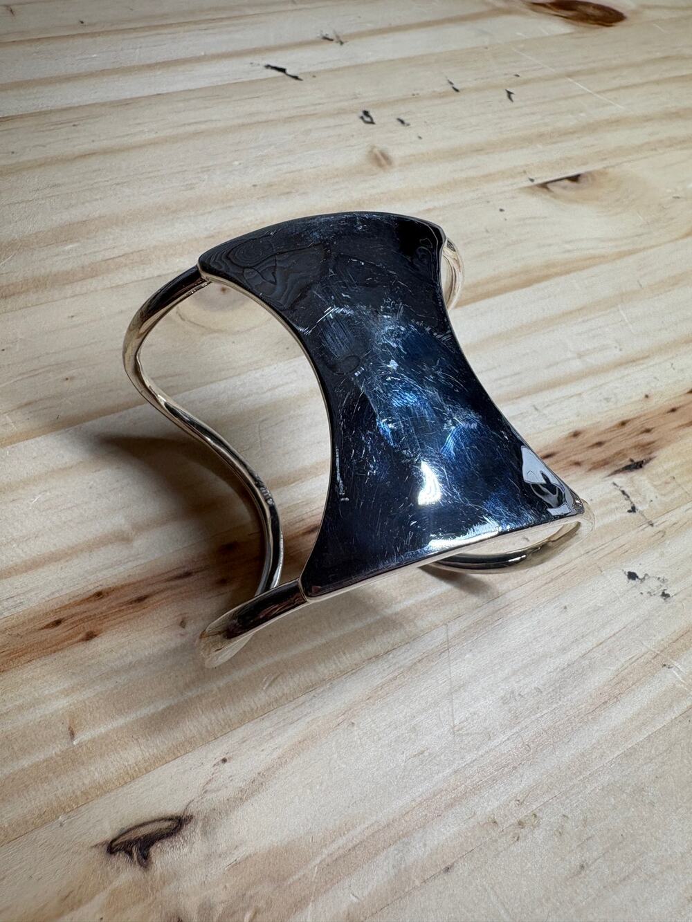 Banana Republic Hourglass Structural Cuff Bracelet Silver Plated